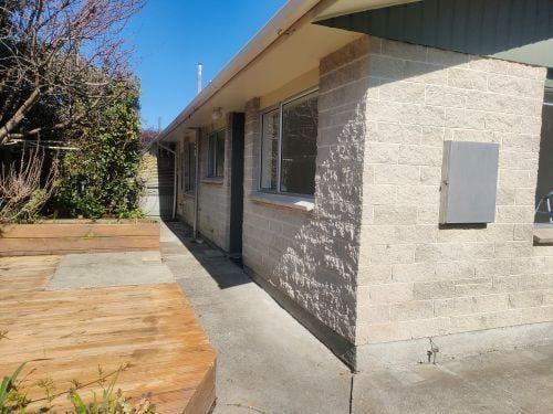 Charming Sunny 2 Bedroom Unit in Waikanae! - Photo 1
