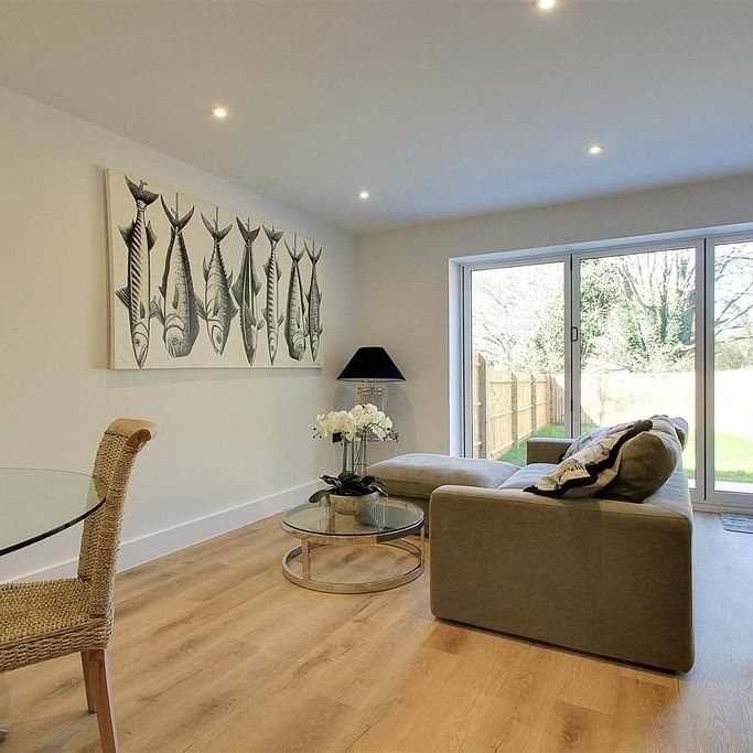 4 bedroom semi-detached house to rent - Photo 1