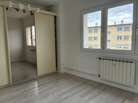 Location Appartement 3 pièces 71m² GUILHERAND GRANGES 07500 - Photo 5