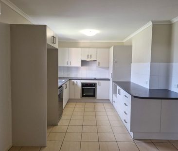 2 Bedroom Townhouse in Sussex Rise estate - Photo 4