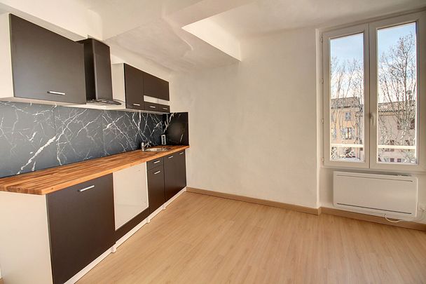 À LOUER - EN EXCLUSIVITÉ A SALERNES - DUPLEX DE 70m² + STUDIO DE 13,48m² - Photo 1