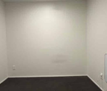Room for rent - Photo 4