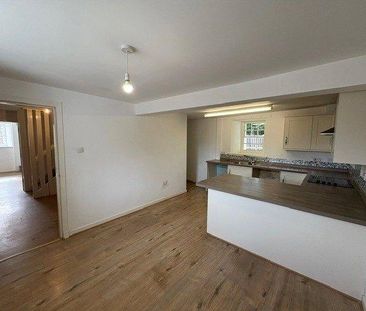 3 bedroom detached house to rent - Photo 4