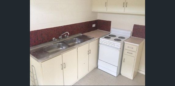 FRONT TWO LEVEL TOWNHOUSE - Photo 2