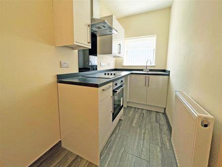 2 bedroom Duplex to rent - Photo 4