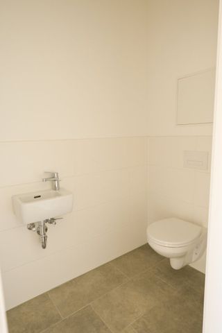 DG Wohnung gleich beim Reumannplatz – 2-Zimmerwohnung mit großer Küche mit Essplatz und ruhiger Hofterrasse! - Photo 2