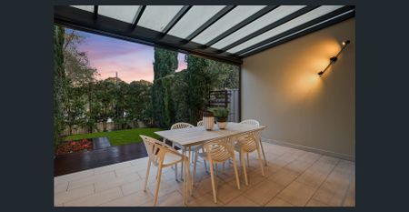 Modern Three Bedroom Home - Private Inspections Welcome - Photo 3