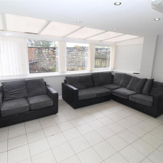 10 bedroom house to rent - Photo 1