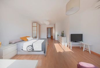 Calle de los Juglares, Madrid, Community of Madrid 28032