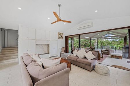 Fully Furnished Hinterland Retreat on Acreage - Eumundi - Photo 3