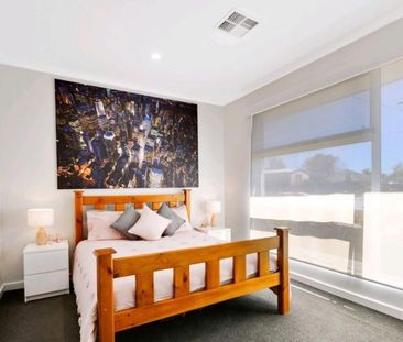 Sleek and Modern Home - Photo 6