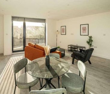 Cuckoo Hall Lane, London, N9 - Photo 1