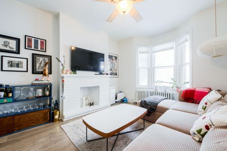 For Lease - 8 St Annes Road Unit# Main, Toronto, Ontario - Photo 3