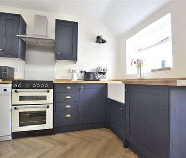 The Green, Frampton On Severn, Gloucester, Gloucestershire, GL2 - Photo 6