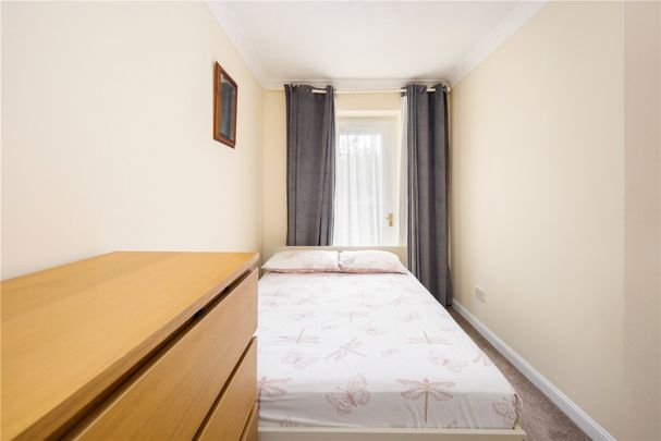 Victoria Hall, E16 - Photo 1