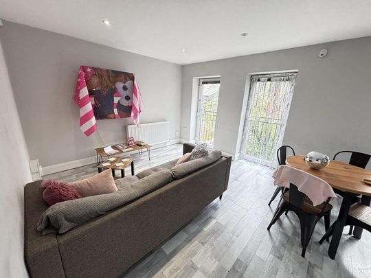 2 bedroom flat to rent - Photo 1