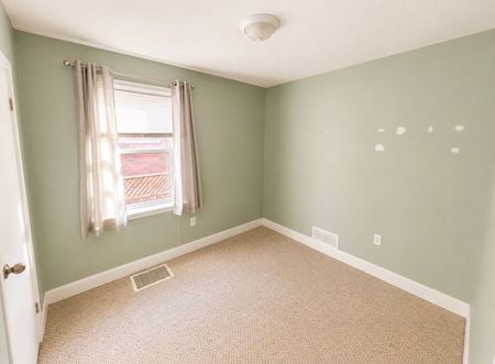 For Lease - 42 Glassco Avenue, Hamilton, Ontario - Photo 5