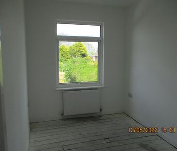 3 bedroom end of terrace house to rent - Photo 5
