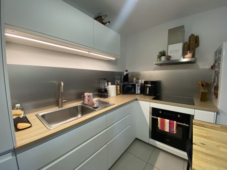 Location Appartement 2 pièces 38m² SANARY SUR MER 83110 - Photo 4