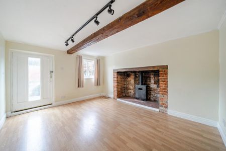 3 bedroom end of terrace house to rent - Photo 2