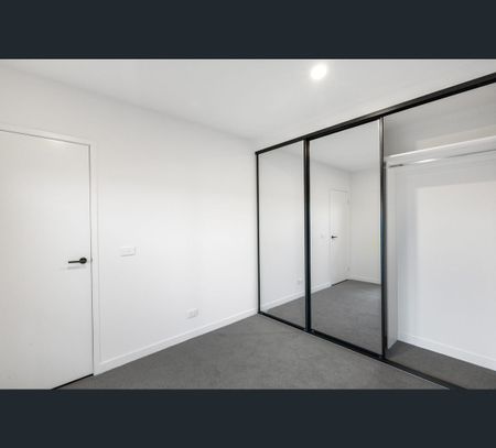 1108/139 Boundary Road, North Melbourne, Vic 3051 - Photo 2