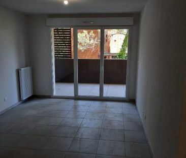 T2 AVEC LOGGIA ET PARKING COUVERT - Photo 5