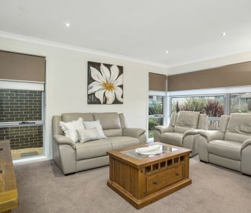 Four bedroom family home - Photo 5