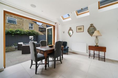 3 bedroom terraced house to rent - Photo 4