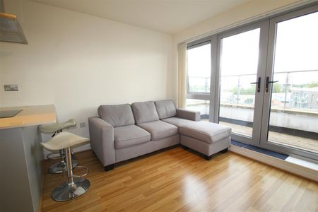 Windsor Court, Mostyn Grove, Bow - Photo 3