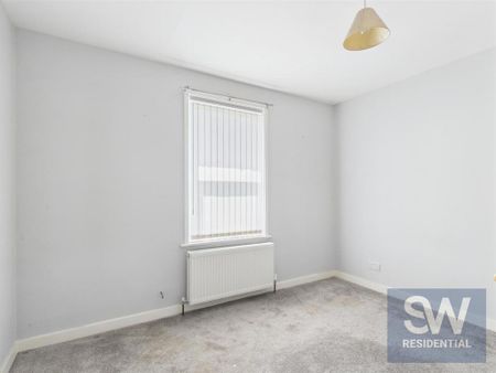 4 bedroom detached house to rent - Photo 4