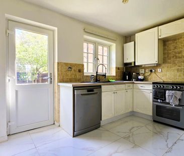 Guide Price £3,000 pcm - Available 01/06/2025 - Part Furnished - Photo 3
