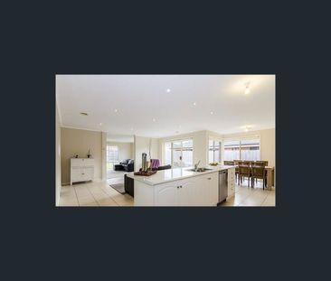 5 Blainroe Crescent, Cranbourne, Vic 3977 - Photo 4