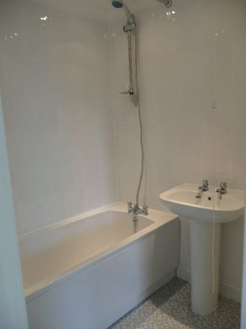 1 Bed Flat, Fishponds, BS16 - Photo 3