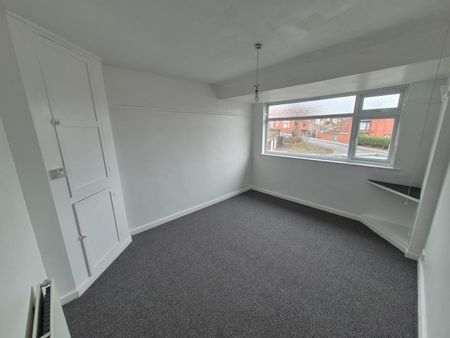 2 Bed Maisonette, Victoria Park Road, CH42 - Photo 2