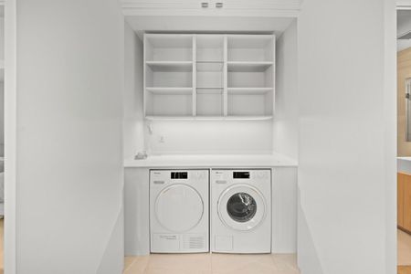 1568 Alberni Street condo — Vancouver, BC (2-Bedroom) - 2 Bedroom - Photo 3