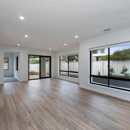 Brand new four bedroom home - Built to impress - Photo 3