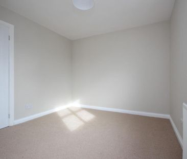 2 bedroom semi-detached house to rent - Photo 3