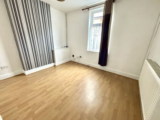 John Street - Photo 1