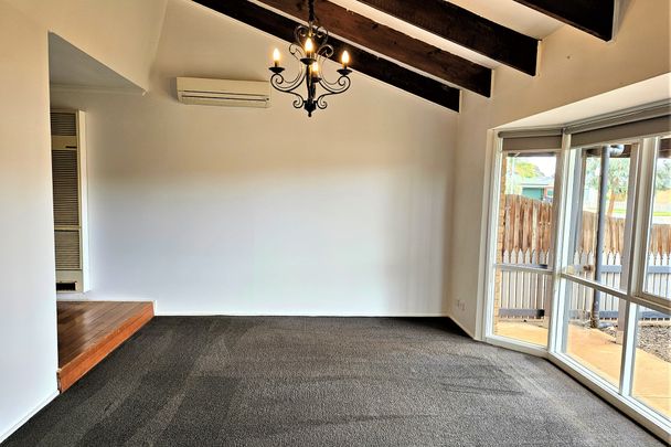 Warm Family Home - Photo 1