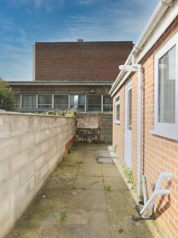 3 bedroom house share to rent - Photo 4