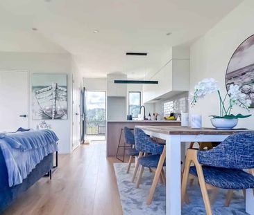 Hobsonville, 3 bedrooms - Photo 1