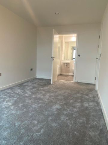 2 Bed Flat, Oxygen Tower, M1 - Photo 5