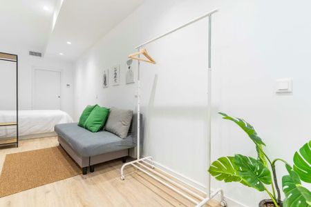 Carrer de Jordi de Sant Jordi, Valencia, Valencian Community 46022 - Photo 4