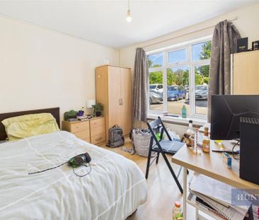 5 bedroom flat to rent - Photo 3