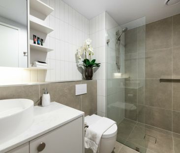 Fully Furnished Modern Executive One Bedroom Apartment - Photo 6