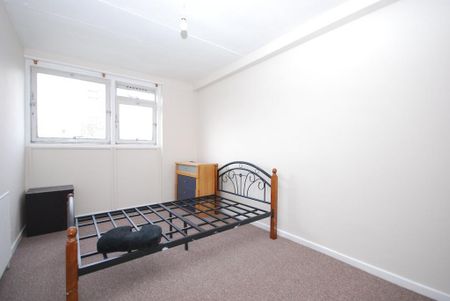 3 bedroom property to rent - Photo 3