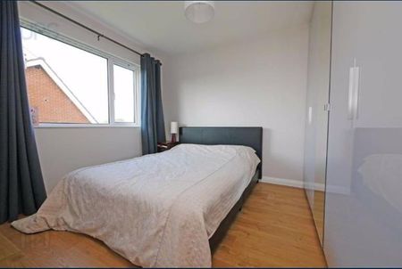 35b Carnbrae Park, Castlereagh, Belfast, BT8 6TP - Photo 2