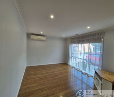 2 / 37 John Hunter Drive, Endeavour Hills - Photo 6