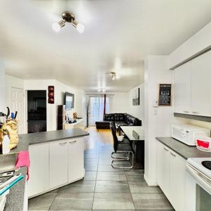 Magnifique 5 ½ (3 chambres) à louer dans le beau quartier Ahuntsic - Photo 2