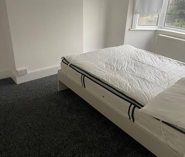 Room in a Shared House, The Drive, CR7 - Photo 6